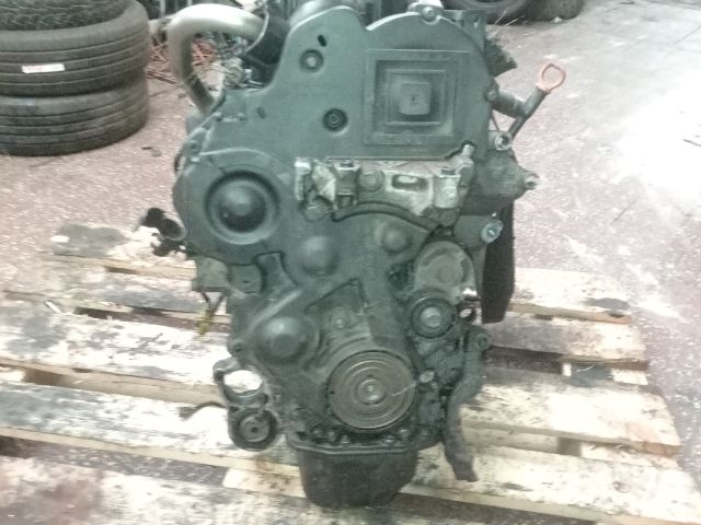 bontott PEUGEOT 206 Motor (Fűzött blokk hengerfejjel)