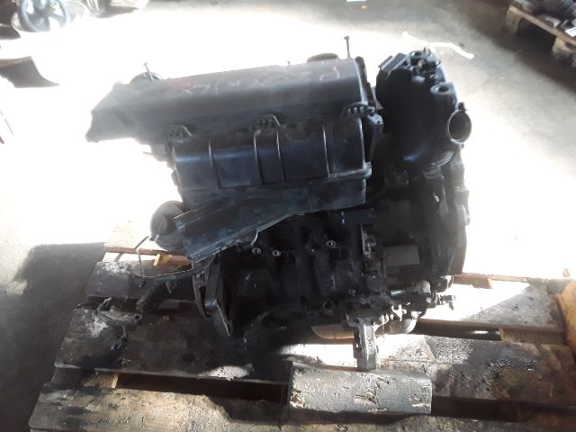 bontott PEUGEOT 206 Motor (Fűzött blokk hengerfejjel)