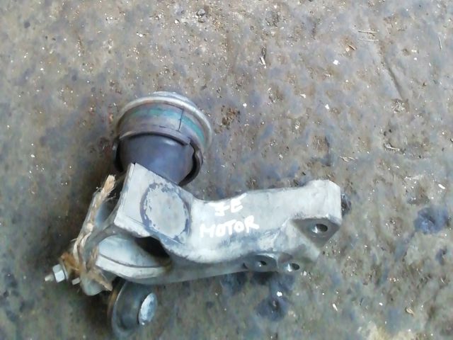 bontott PEUGEOT 206 Motor Tartó Bak Jobb