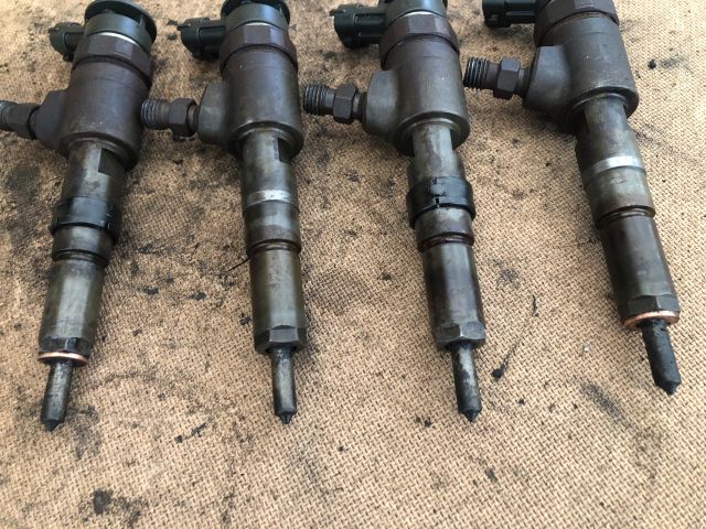 bontott PEUGEOT 206 Porlasztó Sor / Híd