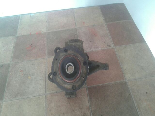 bontott PEUGEOT 206 Bal első Csonkállvány Kerékaggyal