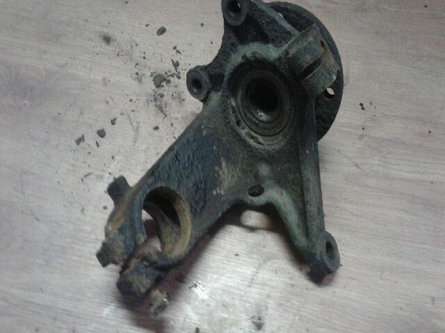 bontott PEUGEOT 206 Bal első Csonkállvány Kerékaggyal