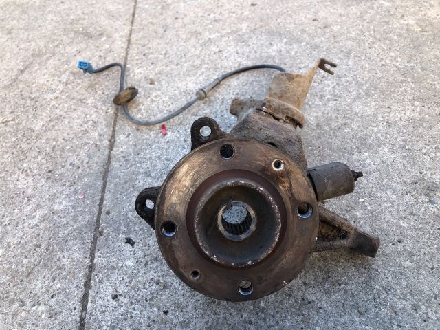 bontott PEUGEOT 206 Bal első Csonkállvány Kerékaggyal