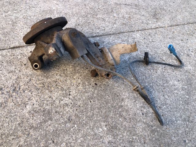 bontott PEUGEOT 206 Bal első Csonkállvány Kerékaggyal