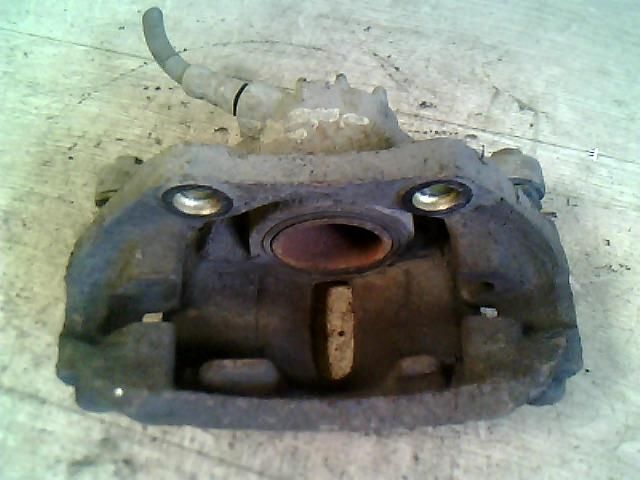 bontott PEUGEOT 206 Bal első Féknyereg Munkahengerrel