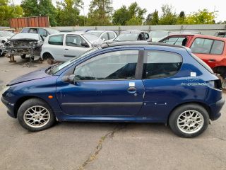 bontott PEUGEOT 206 Bal első Féknyereg Munkahengerrel