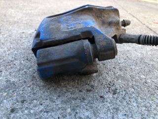 bontott PEUGEOT 206 Bal első Féknyereg Munkahengerrel