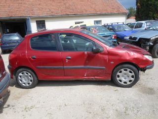 bontott PEUGEOT 206 Bal első Féknyereg Munkahengerrel