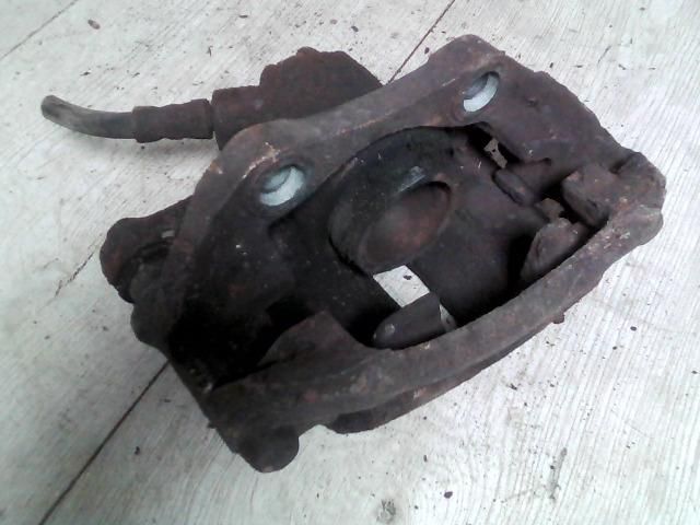 bontott PEUGEOT 206 Bal első Féknyereg Munkahengerrel