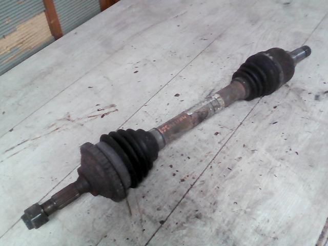 bontott PEUGEOT 206 Bal Féltengely