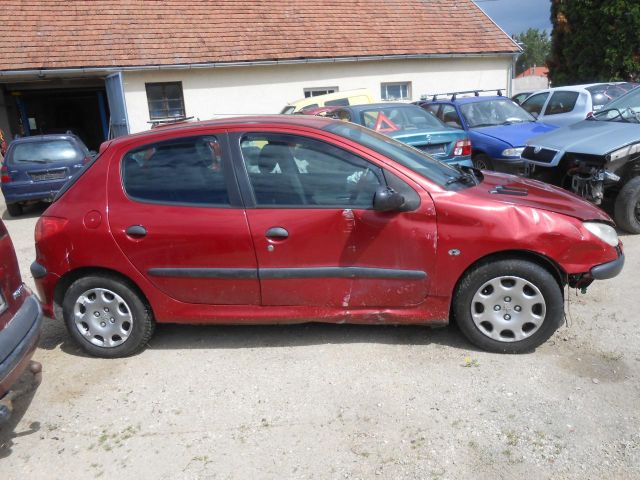 bontott PEUGEOT 206 Bal hátsó Lengéscsillapító