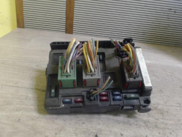 bontott PEUGEOT 206 Biztosítéktábla Motortér