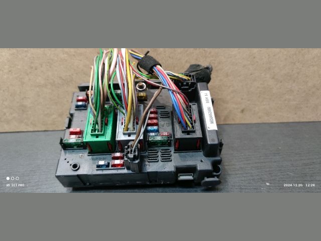 bontott PEUGEOT 206 Biztosítéktábla Motortér