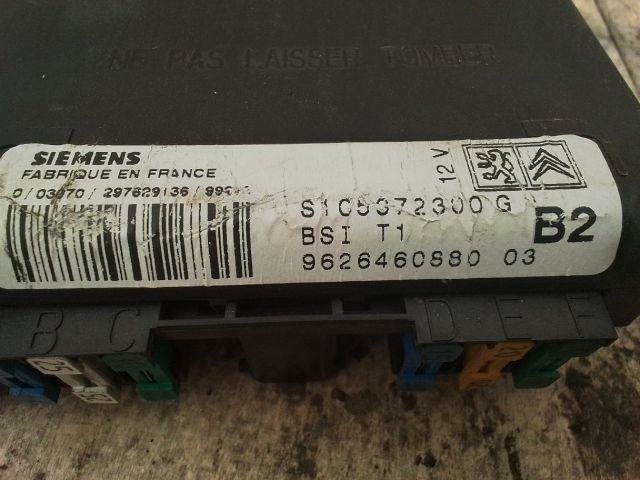 bontott PEUGEOT 206 Biztosítéktábla Motortér