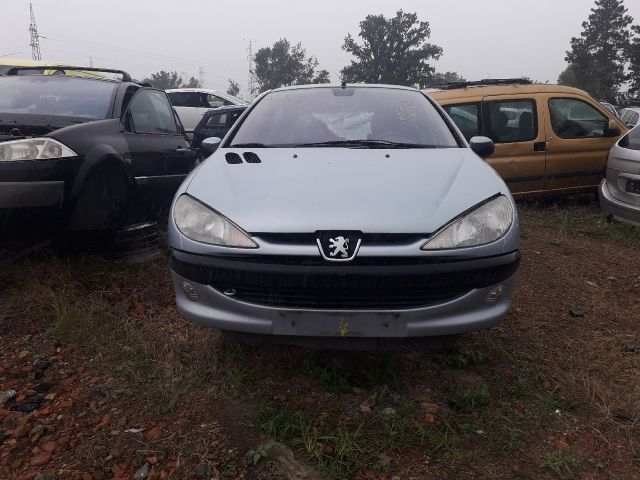 bontott PEUGEOT 206 Biztosítéktábla Motortér