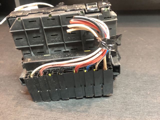 bontott PEUGEOT 206 Biztosítéktábla Motortér