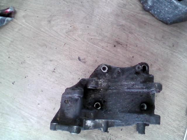 bontott PEUGEOT 206 Generátor Tartó Bak