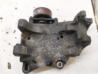 bontott PEUGEOT 206 Generátor Tartó Bak