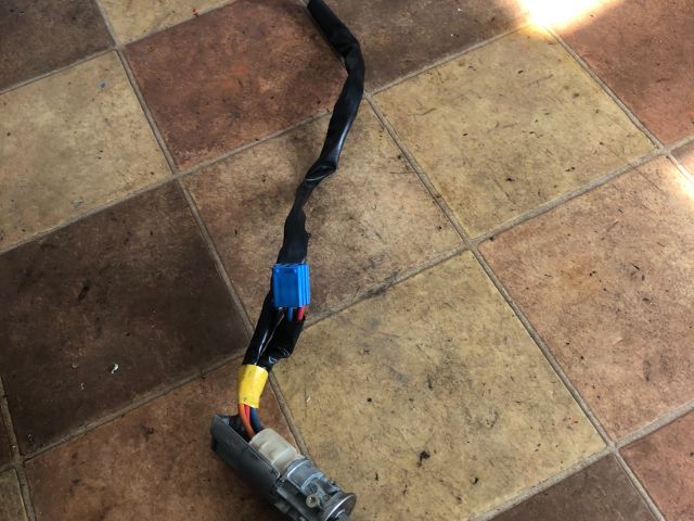 bontott PEUGEOT 206 Gyújtáskapcsoló Házzal