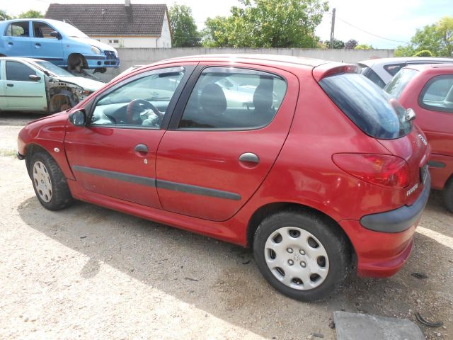 bontott PEUGEOT 206 Homlokfal (Üres lemez)