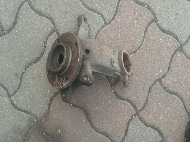 bontott PEUGEOT 206 Jobb első Csonkállvány Kerékaggyal