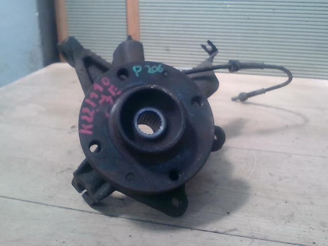 bontott PEUGEOT 206 Jobb első Csonkállvány Kerékaggyal