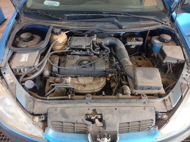 bontott PEUGEOT 206 Jobb első Csonkállvány Kerékaggyal