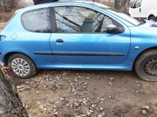 bontott PEUGEOT 206 Jobb első Csonkállvány Kerékaggyal