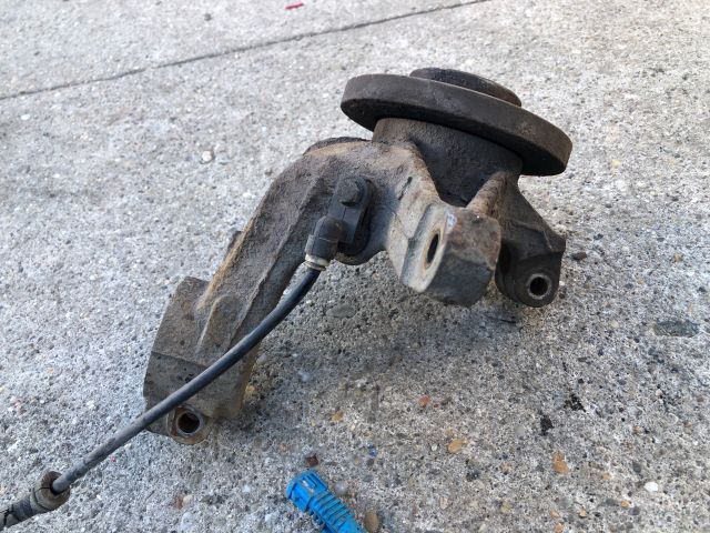 bontott PEUGEOT 206 Jobb első Csonkállvány Kerékaggyal