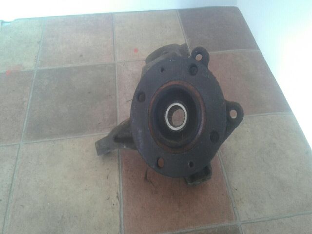 bontott PEUGEOT 206 Jobb első Csonkállvány Kerékaggyal