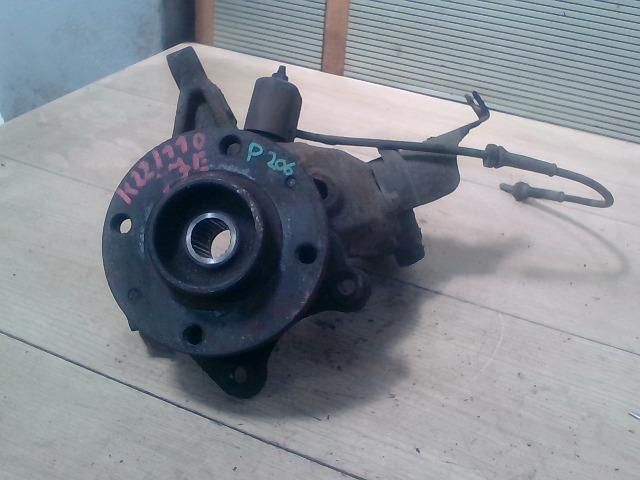 bontott PEUGEOT 206 Jobb első Csonkállvány Kerékaggyal