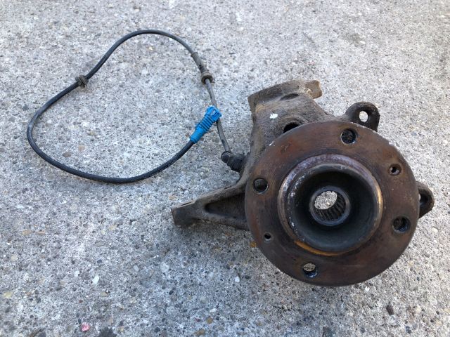 bontott PEUGEOT 206 Jobb első Csonkállvány Kerékaggyal