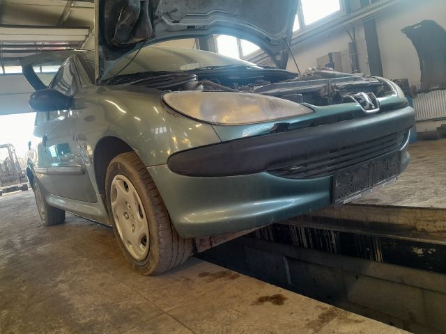 bontott PEUGEOT 206 Jobb első Féknyereg Munkahengerrel