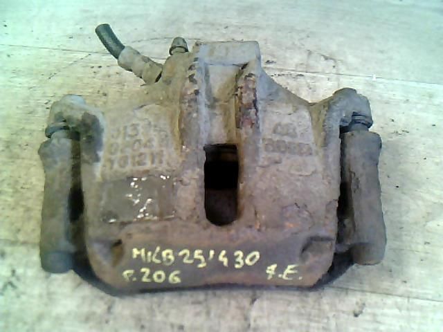 bontott PEUGEOT 206 Jobb első Féknyereg Munkahengerrel