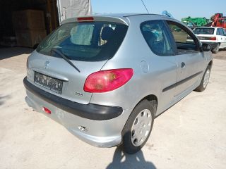 bontott PEUGEOT 206 Jobb első Féknyereg Munkahengerrel