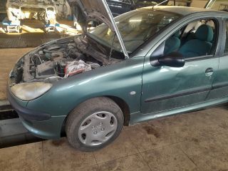 bontott PEUGEOT 206 Jobb első Féknyereg Munkahengerrel