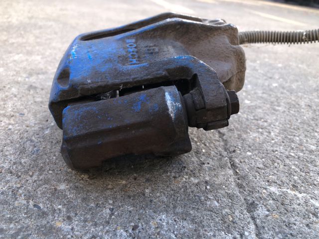 bontott PEUGEOT 206 Jobb első Féknyereg Munkahengerrel