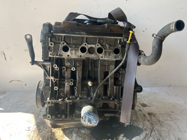 bontott PEUGEOT 206 Motor (Fűzött blokk hengerfejjel)