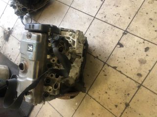 bontott PEUGEOT 206 Motor (Fűzött blokk hengerfejjel)