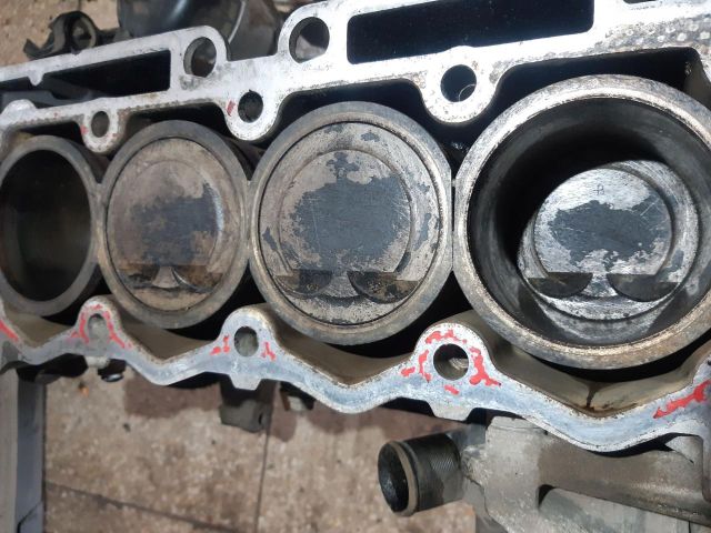 bontott PEUGEOT 206 Motor (Fűzött blokk hengerfejjel)