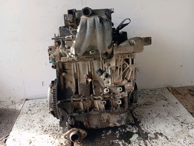 bontott PEUGEOT 206 Motor (Fűzött blokk hengerfejjel)