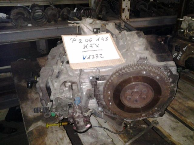 bontott PEUGEOT 206 Motor (Fűzött blokk hengerfejjel)