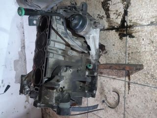 bontott PEUGEOT 206 Motor (Fűzött blokk hengerfejjel)