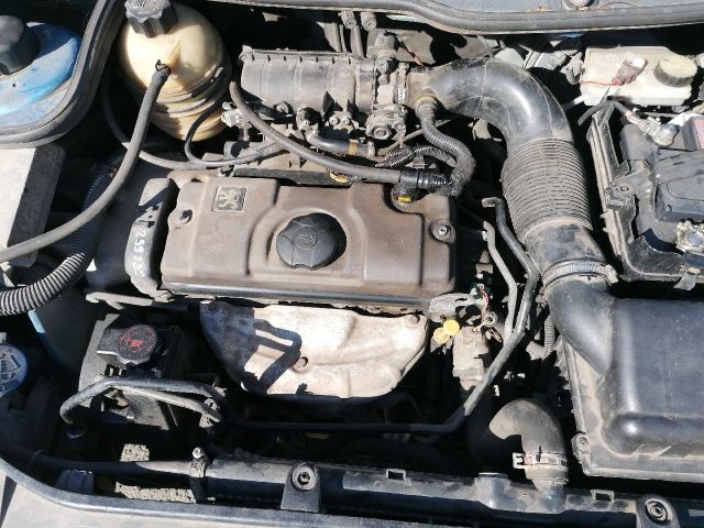 bontott PEUGEOT 206 Motor (Fűzött blokk hengerfejjel)