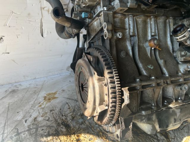 bontott PEUGEOT 206 Motor (Fűzött blokk hengerfejjel)