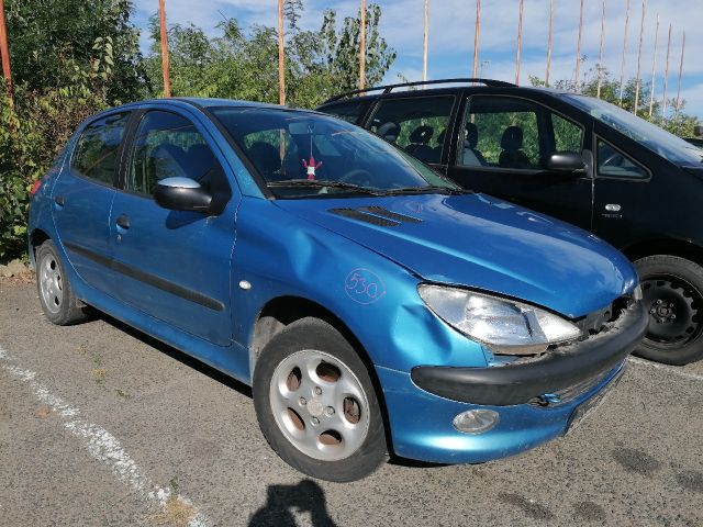 bontott PEUGEOT 206 Motor (Fűzött blokk hengerfejjel)