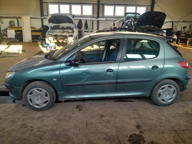 bontott PEUGEOT 206 Nívópálca