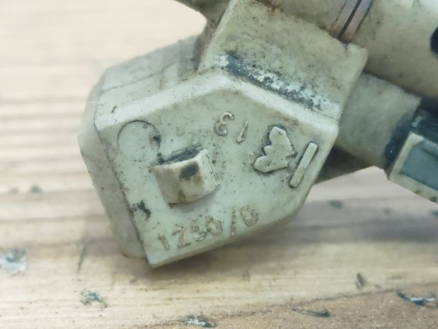 bontott PEUGEOT 206 Porlasztó (1 db)