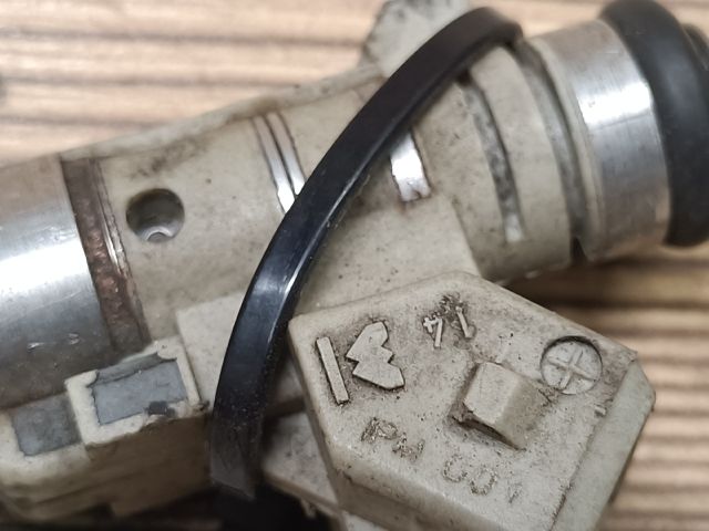 bontott PEUGEOT 206 Porlasztó (1 db)