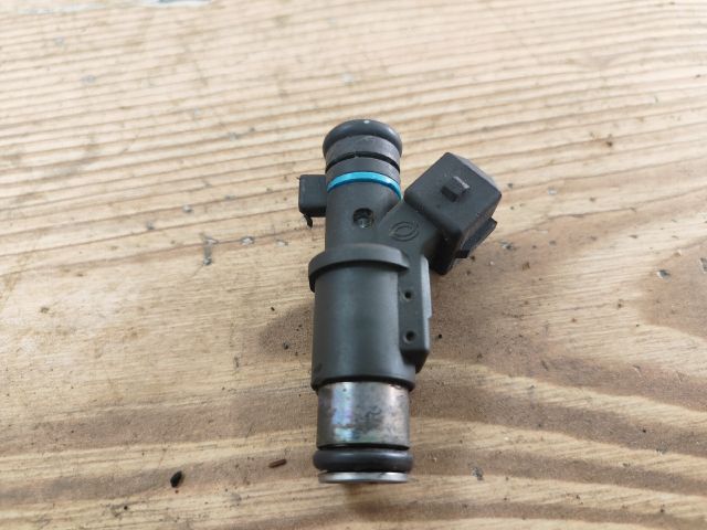 bontott PEUGEOT 206 Porlasztó (1 db)